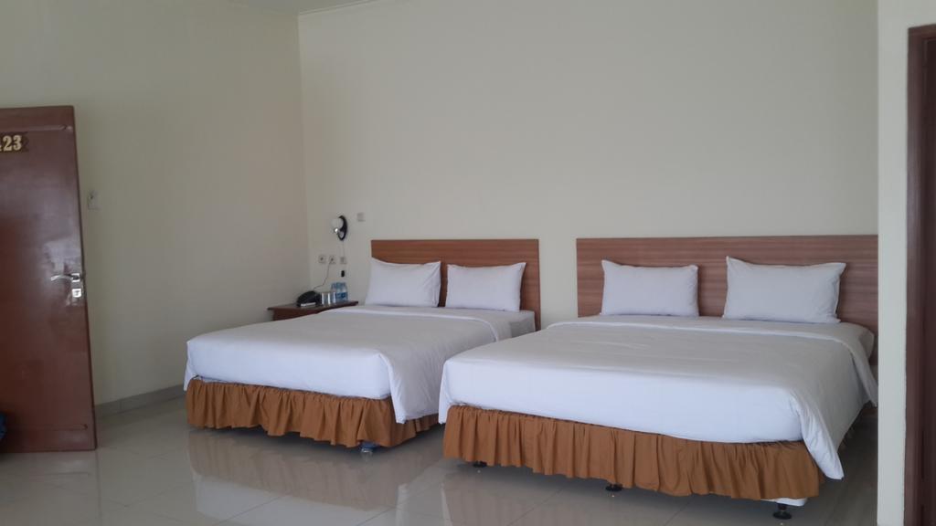 Amalio Hotel 2*